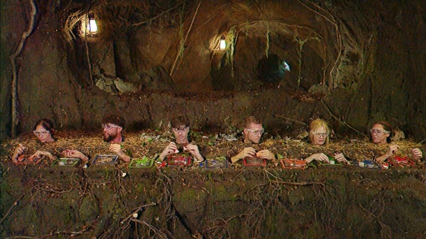 Die Stars in der Dschungelprüfung "Genöle Höhle"