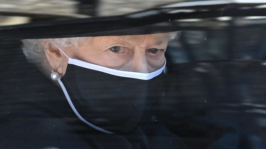 Prinz Philips Beerdigung: Die ersten Bilder von der Queen!