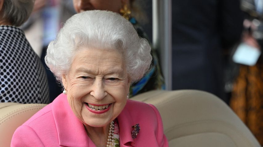 Bei Chelsea Flower Show: Queen wird im Golfcart kutschiert