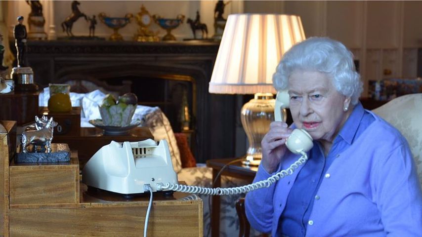 Neues Foto zeigt: Queen nutzt noch ein Oldschool-Telefon