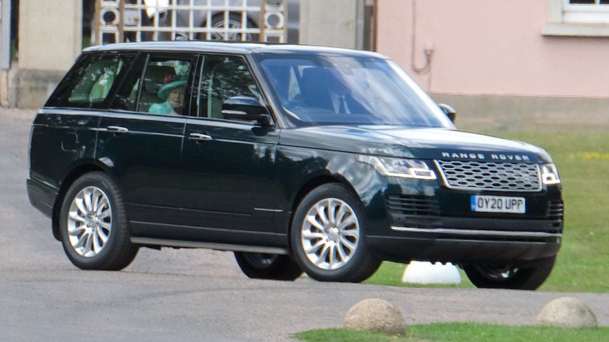 Hier kommen die Queen und Philip bei Beatrice' Hochzeit an