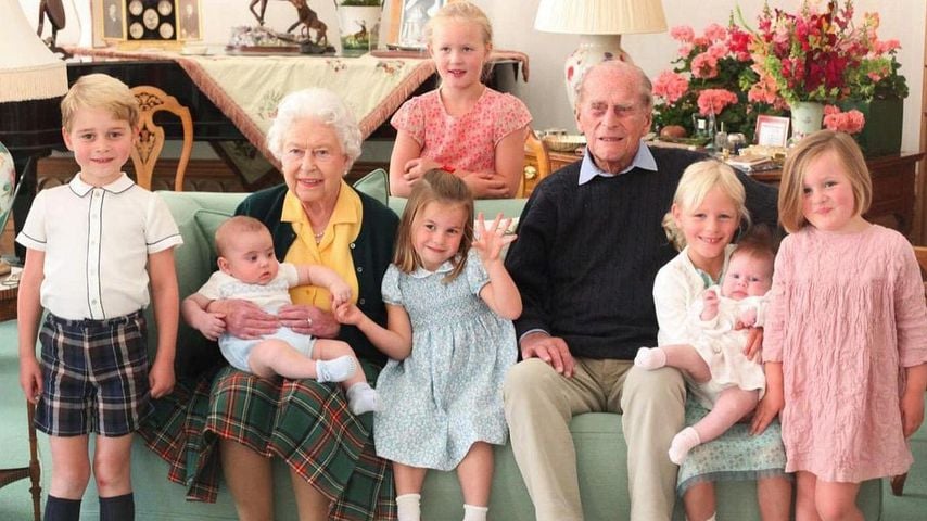 Die Queen und Prinz Philip mit ihren Urenkeln