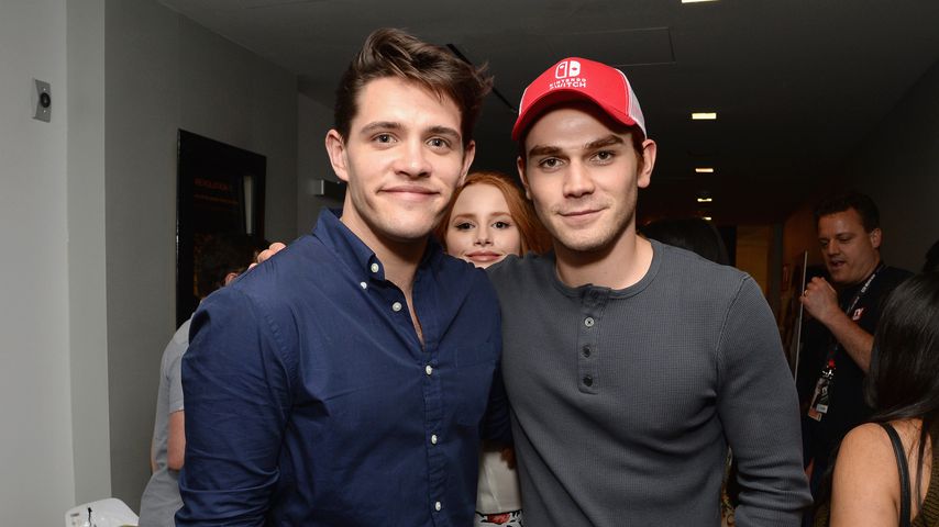 Die "Riverdale"-Stars KJ Apa und Casey Cott