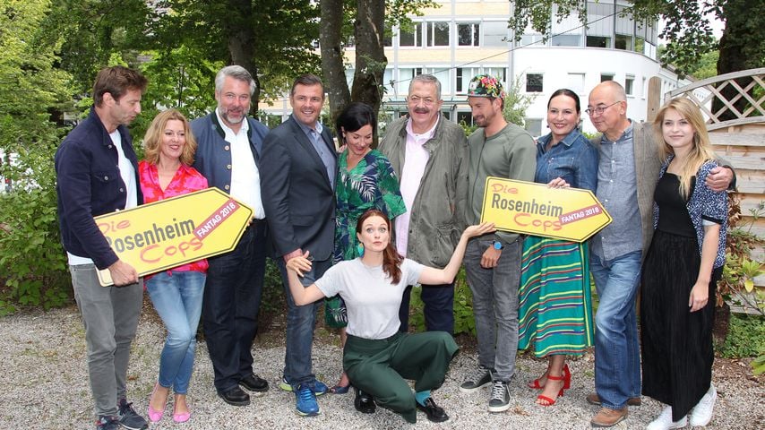 "Die Rosenheim Cops"-Cast auf dem Gelände von Bavaria Film