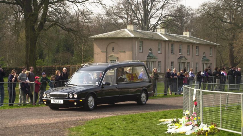 Die Royal Chapel of All Saints im Rahmen der Beerdigung von Queen Mum im Jahr 2002