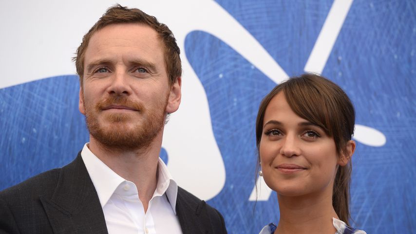 Michael Fassbender & Alicia Vikander wieder mit Baby on Tour