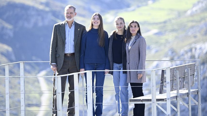 König Felipe, Prinzessin Sofía, Prinzessin Leonor und Königin Letizia bei einem Besuch in Sotres