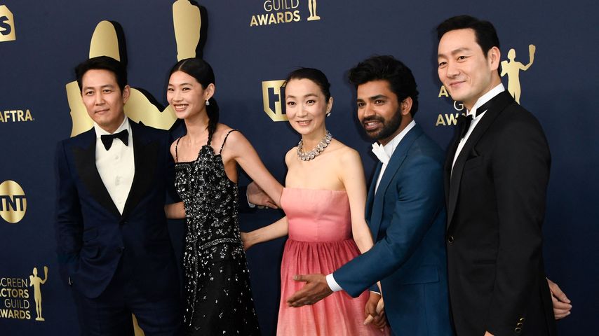 "Squid Game"-Darsteller posieren für ihre ersten SAG Awards