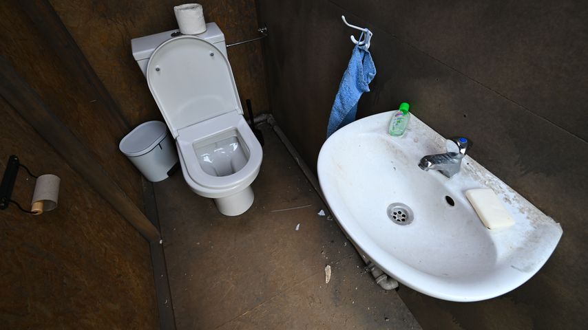 Die Toilette auf dem "Promi Big Brother"-Campingplatz