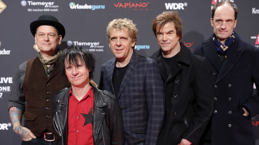 Karnevals-Überraschung: Die Toten Hosen rocken Umzugs-Wagen!