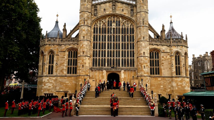 Intimer Gottesdienst: Sarg der Queen erreicht Windsor Castle
