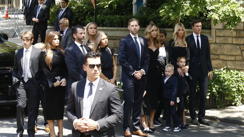 Die Trauergemeinde auf Ivana Trumps Beerdigung