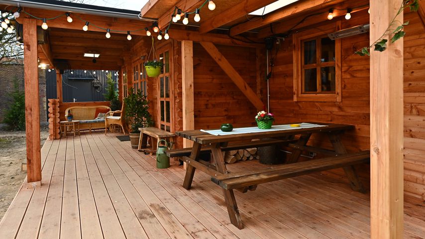 Die Veranda des "Big Brother"-Holzhauses