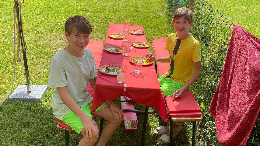 So sehen die Twins von Sarah Connors Mutter heute aus!