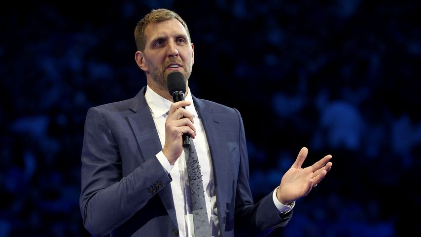 "Unglaublich": Dirk Nowitzkis eigene Statue wurde enthüllt