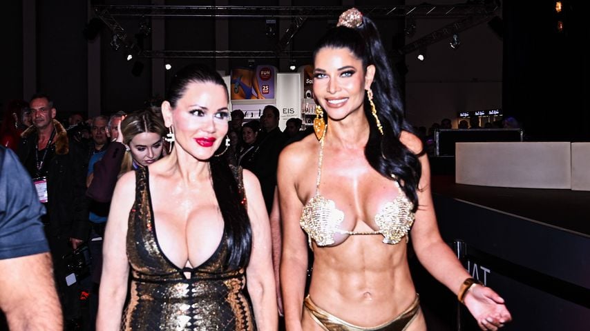 Erotikmodels verraten: Das geht wirklich auf Venus-Messe ab