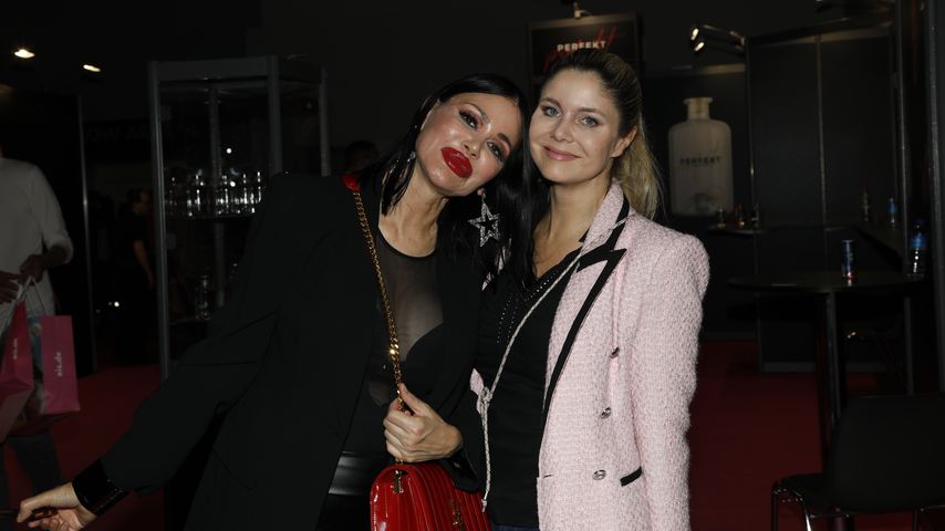 Djamila Rowe und Yvonne Woelke auf der 25. Venus Berlin im Oktober 2022