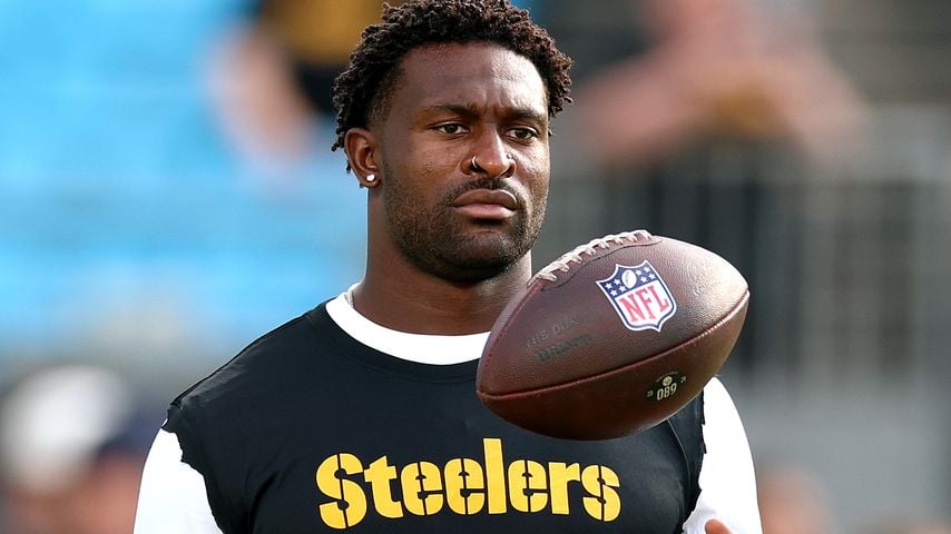 Ein Fan verklagt NFL-Star DK Metcalf auf 84 Millionen Euro