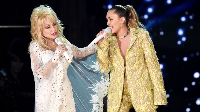 Dolly Parton und Miley Cyrus bei einer Performanceim Februar 2019