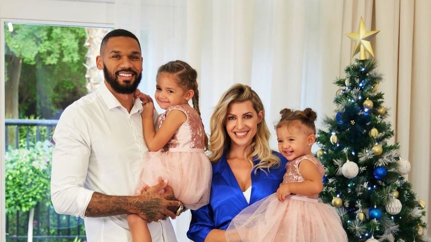 Dominic, Mia Rose, Sarah und Kyla Harrisons Weihnachtsfoto 2021