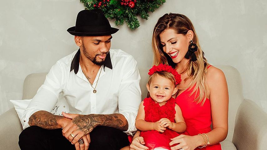 Dominic, Mia Rose und Sarah Harrisons Weihnachtsfoto 2018
