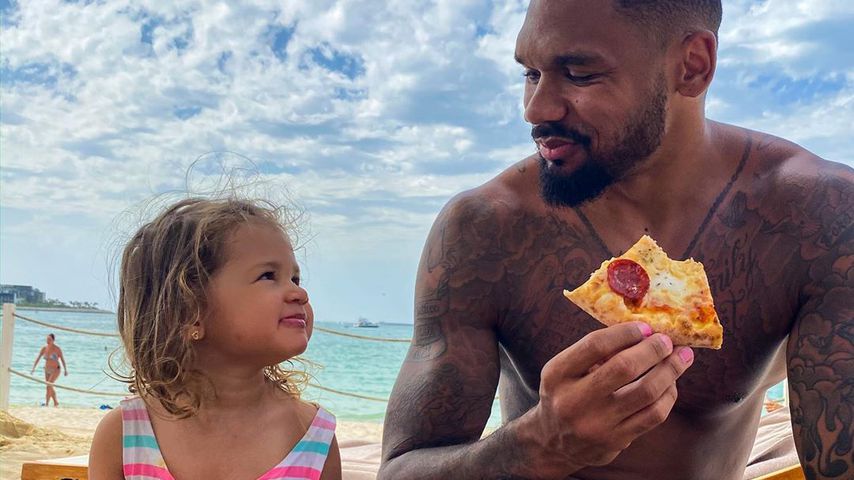 Dominic Harrison mit seiner Tochter Mia, April 2020