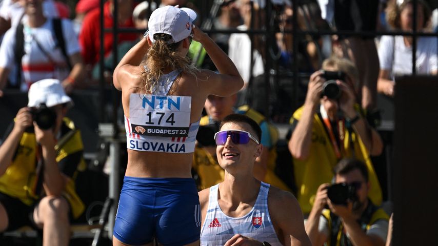 Nach 35-km-Lauf bei WM: Hana Burzalová kriegt Antrag im Ziel