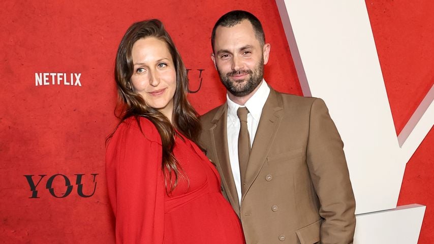 Domino Kirke und Penn Badgley, April 2025