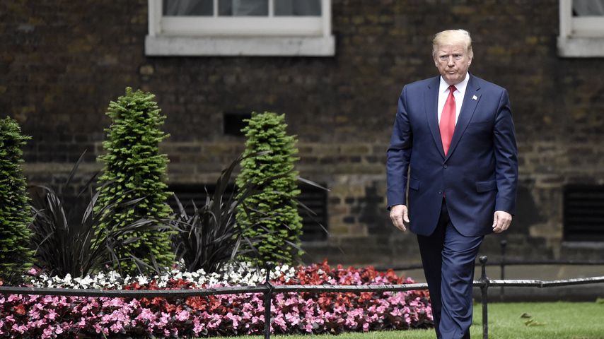 Queen erzürnt: Hat Donald Trump etwa ihren Rasen zerstört?