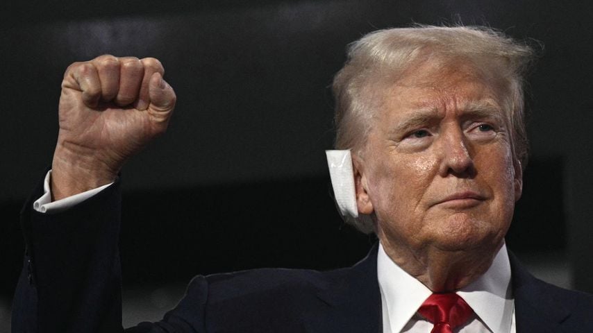 FBI unsicher: Traf Donald Trump eine Kugel oder Splitter?