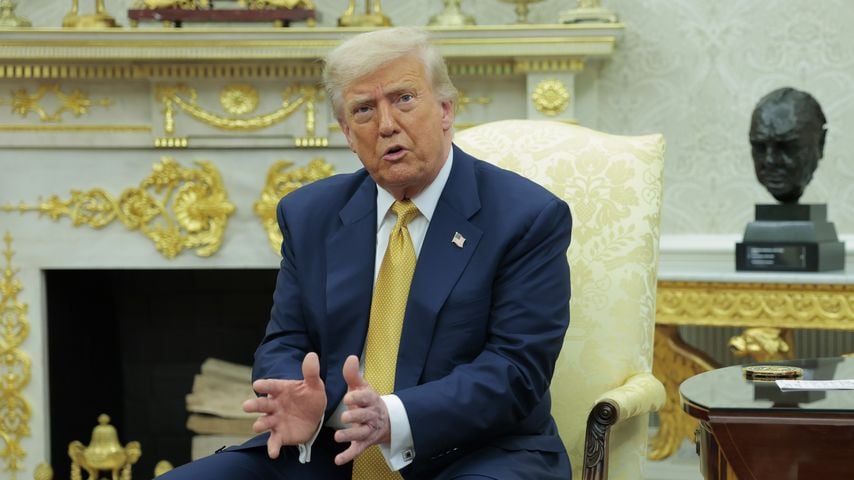 Das steckt hinter Donald Trumps geschwollenen Knöcheln