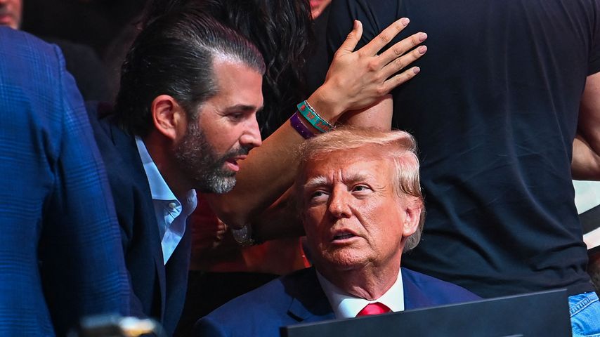 Donald Trump Jr. mit seinem Vater Donald Trump im April 2023