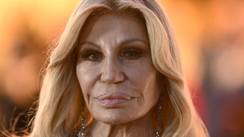 Donatella Versace verwirrt Fans mit stark bearbeiteten Fotos