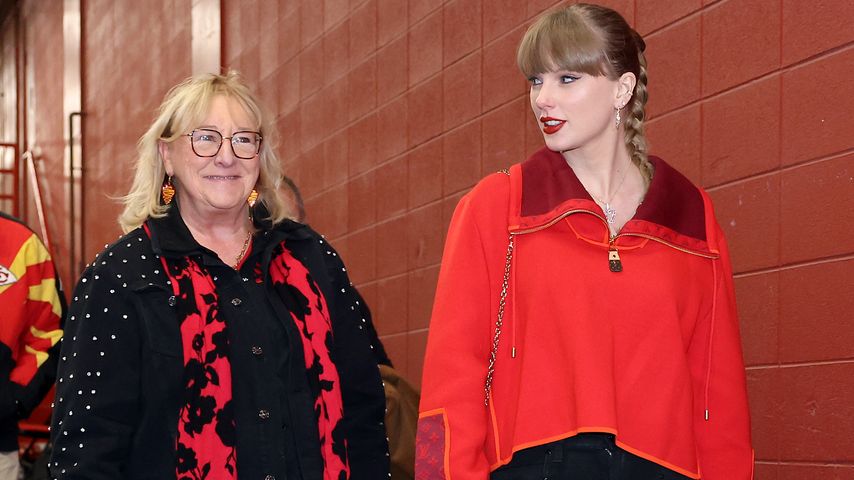 Mama Kelce und Taylor Swift ziemlich leger bei NFL-Spiel