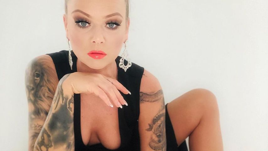 XXL-Dekolleté und lasziver Blick: Reen lässt tief blicken!