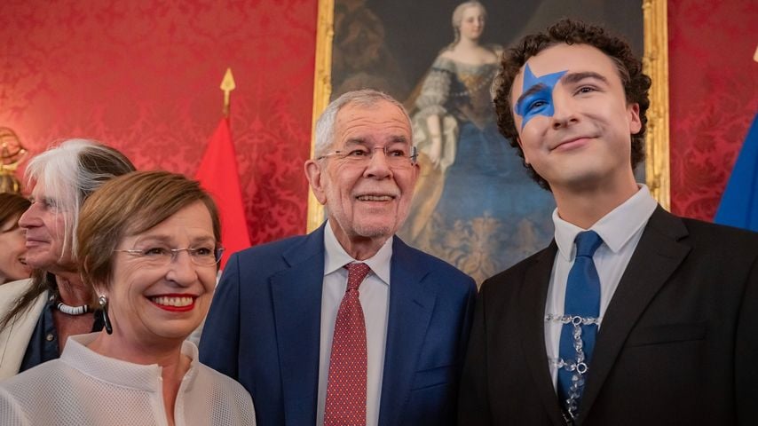 Doris Maria Schmidauer, Alexander Van der Bellen und Benjamin Gedeon alias Cosmó beim Empfang zum 70. Eurovision Song Contest in Wien