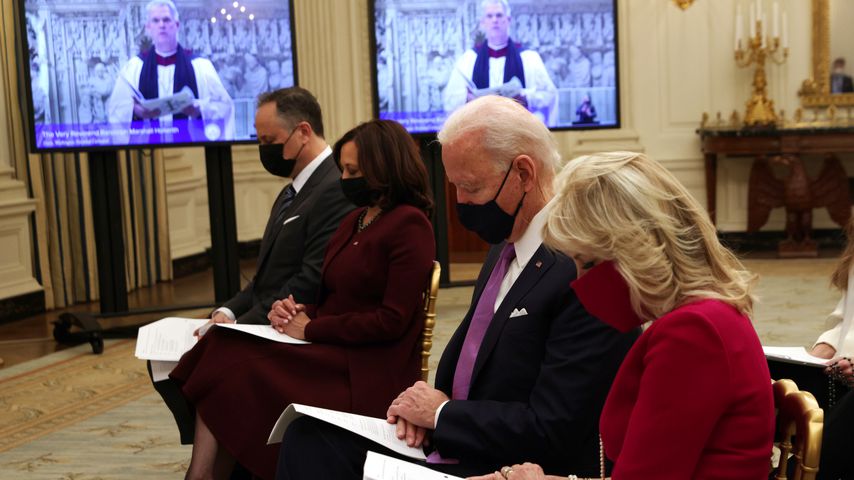 Doug Emhoff, Kamala Harris, Joe Biden und Jill Biden bei einem Gottesdienst, Januar 2021