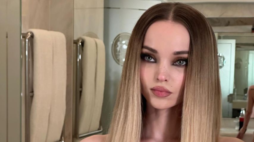 Gewagt: Dove Cameron überrascht Fans mit Oben-ohne-Selfie