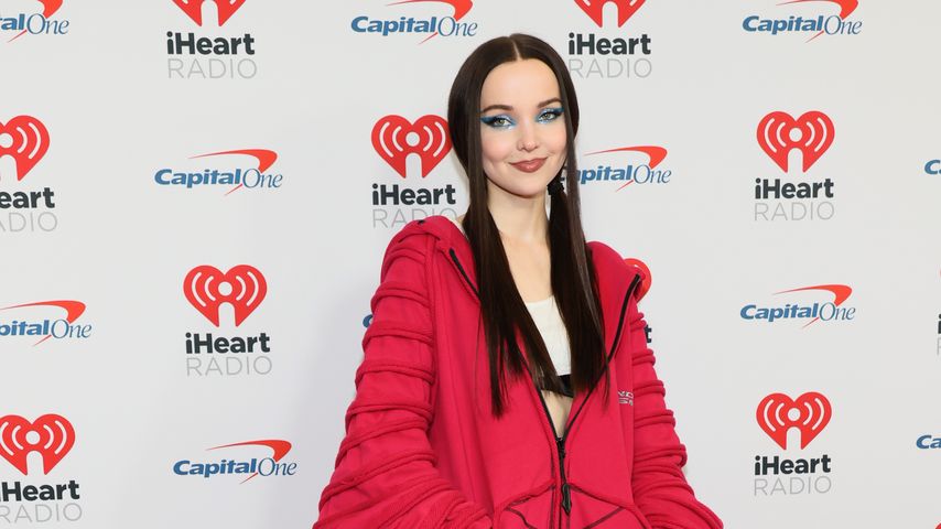 Dove Cameron, Sängerin