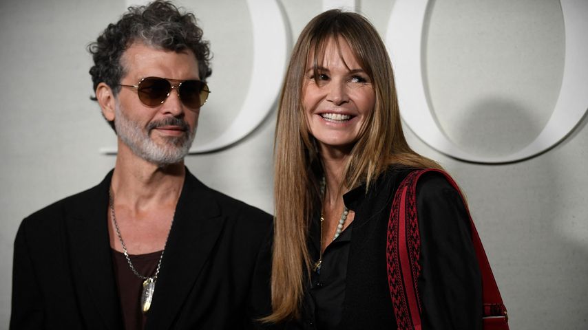 Doyle Bramhall II und Elle Macpherson bei der Paris Fashion Week im September 2022