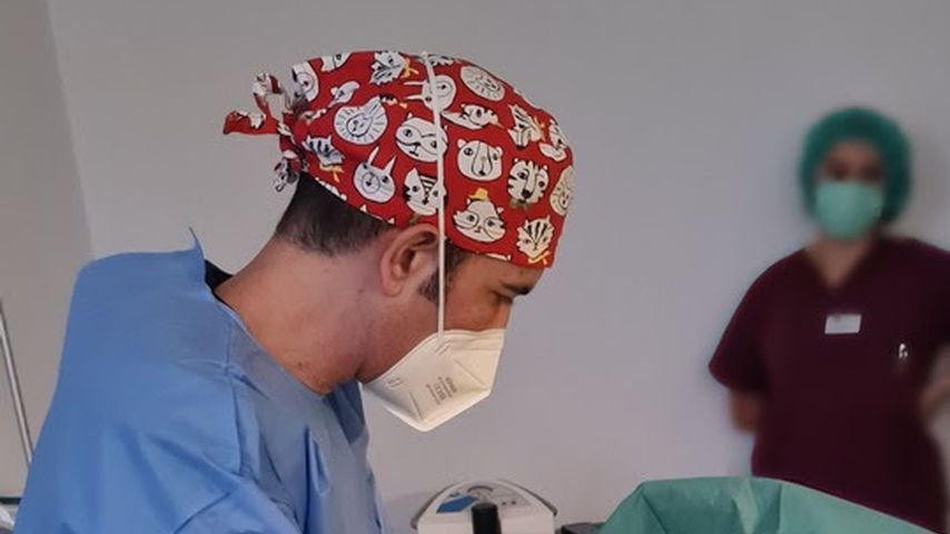 Dr. Afschin Fatemi bei Vanessa Mariposas OP