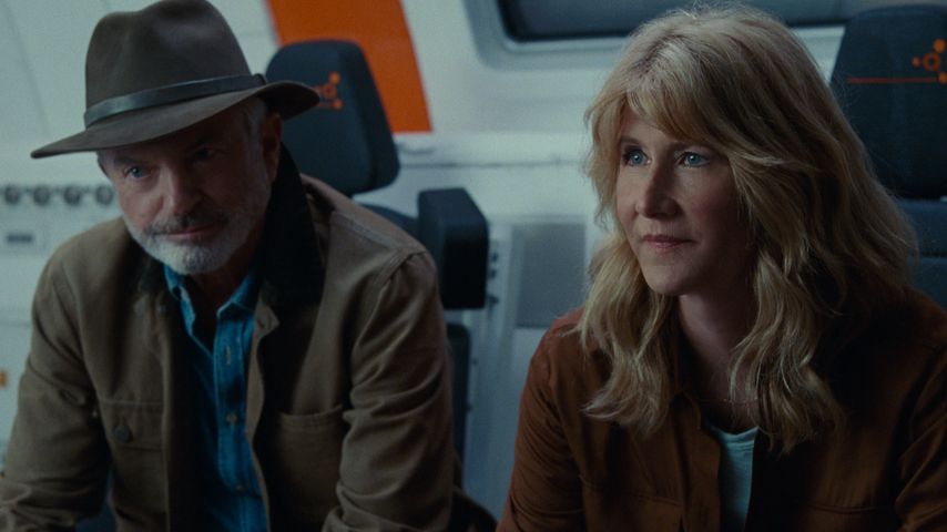 Dr. Alan Grant (Sam Neill) und Ellie Sattler (Laura Dern) in "Jurassic World: Ein neues Zeitalter"