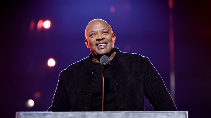 Händchen haltend: Daten sich Dr. Dre und Michelle Saniei?