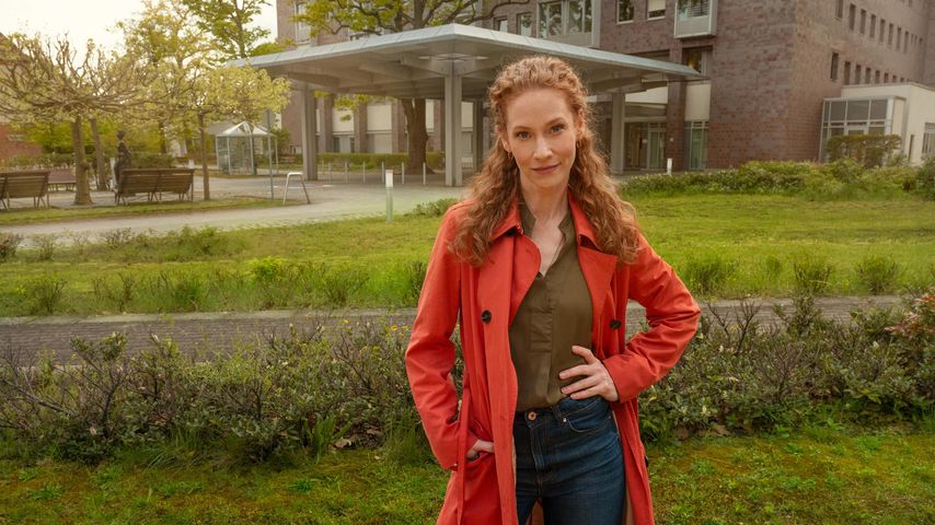 Dr. Lea Wolff (Sina-Valeska Jung) in "Die Spreewaldklinik"