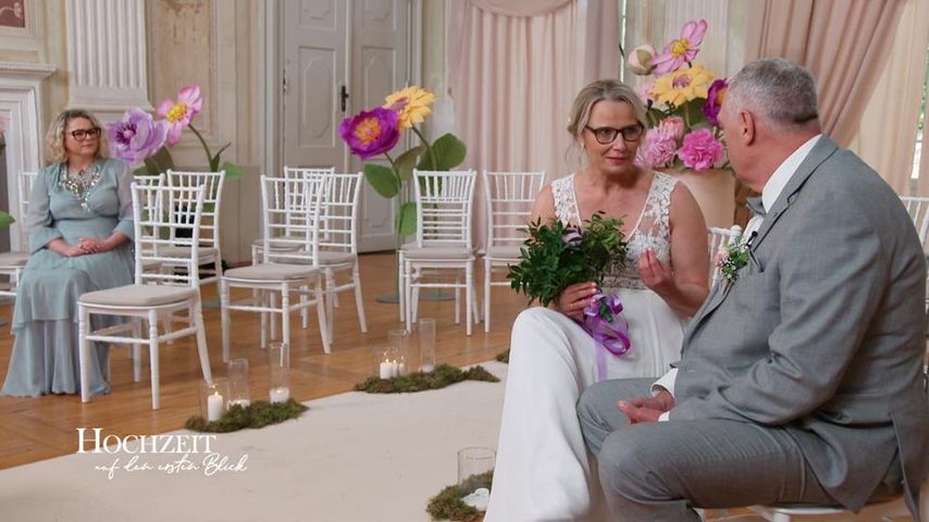 Dr. Sandra Köhldorfer, Bianca und Oliver bei "Hochzeit auf den ersten Blick"