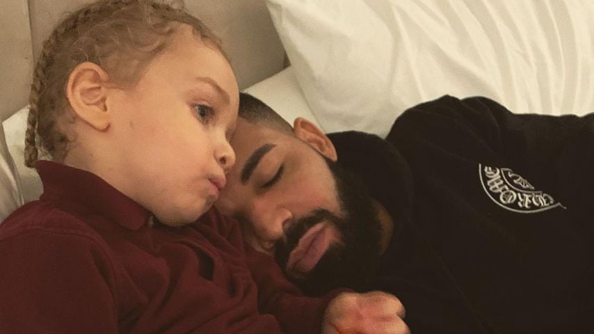 Drake teilt süßes Kuschelbild mit seinem Sohn Adonis (3)