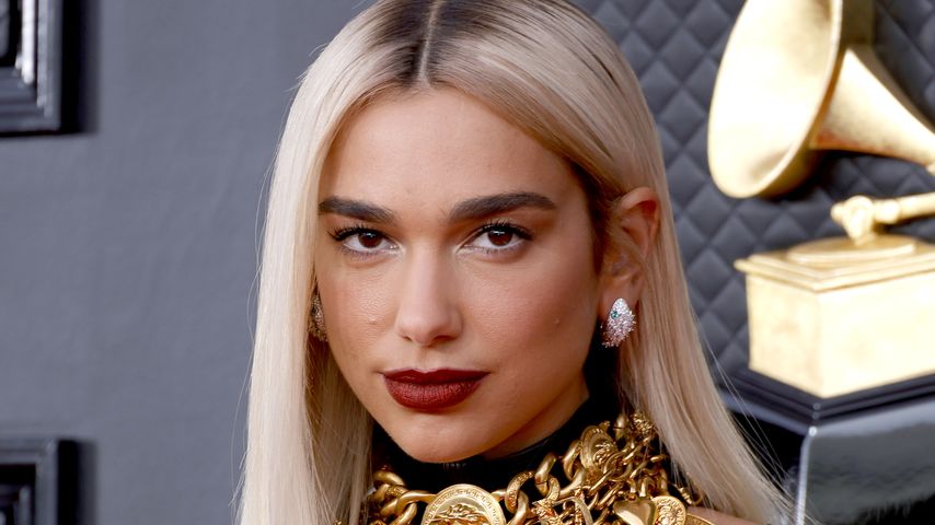 Dua Lipa, Sängerin
