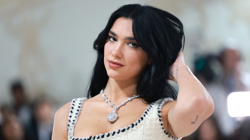 Dua Lipa, Sängerin