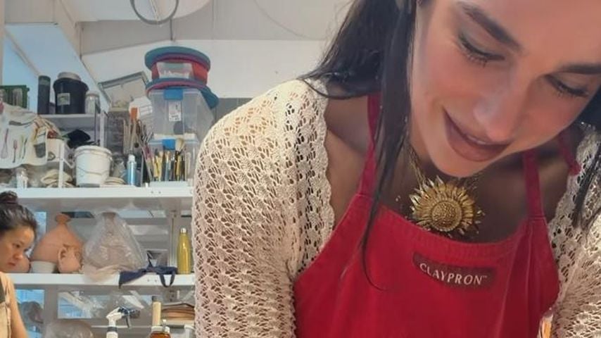 Dua Lipa, Hobby-Töpferin