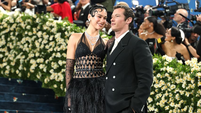 Dua Lipa und Callum Turner bei der Met Gala 2025